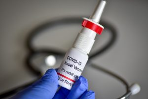 Un vaccino spray nasale contro Covid-19 potrebbe aiutarci