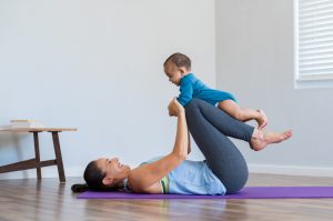 esistono sport che la mamma può fare insieme al bambino ginnastica fitness