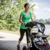 esistono sport che la mamma può fare insieme al bambino passeggiata corsa