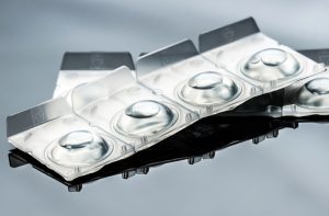 Confezione di lenti a contatto giornaliere in blister, dispositivo medico per la correzione della vista.