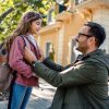 Padre accompagna la figlia a scuola dopo le vacanze estive
